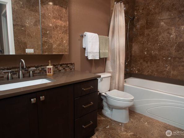 220 1st Street 306, Kirkland WA 98033