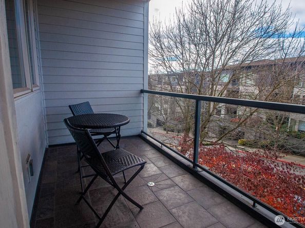 220 1st Street 306, Kirkland WA 98033