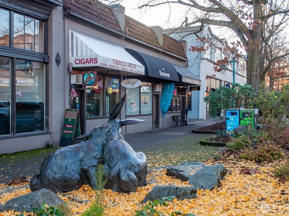 220 1st Street 306, Kirkland WA 98033