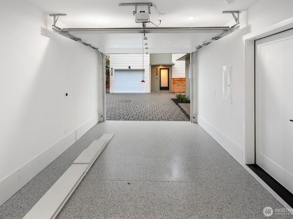 806 34th Avenue, Seattle WA 98122