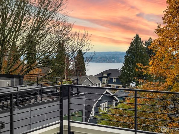 806 34th Avenue, Seattle WA 98122