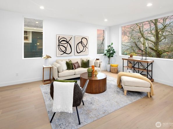 806 34th Avenue, Seattle WA 98122