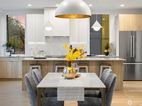 806 34th Avenue, Seattle WA 98122