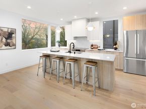 806 34th Avenue, Seattle WA 98122