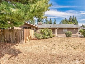 604 N 201st Street, Shoreline WA 98133