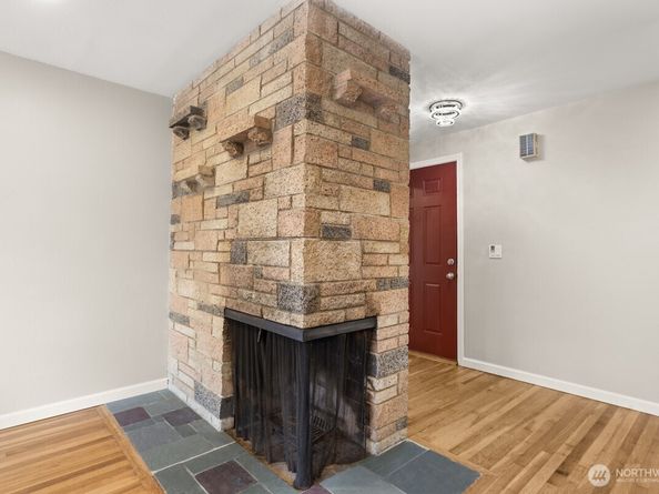 604 N 201st Street, Shoreline WA 98133