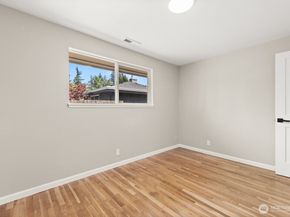 604 N 201st Street, Shoreline WA 98133