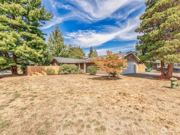 604 N 201st Street, Shoreline WA 98133