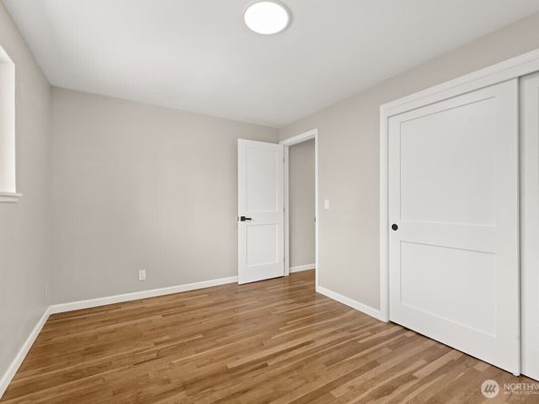 604 N 201st Street, Shoreline WA 98133