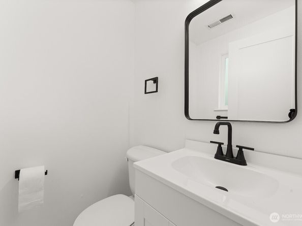 604 N 201st Street, Shoreline WA 98133