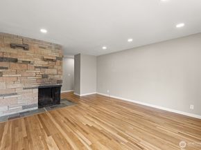 604 N 201st Street, Shoreline WA 98133