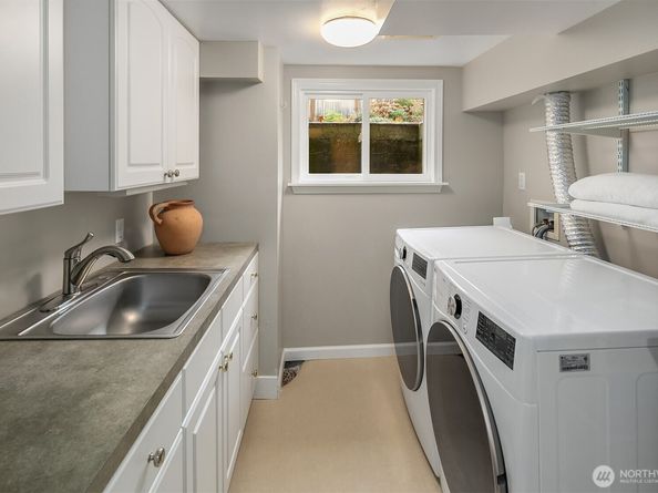 5717 37th Avenue NE, Seattle WA 98105