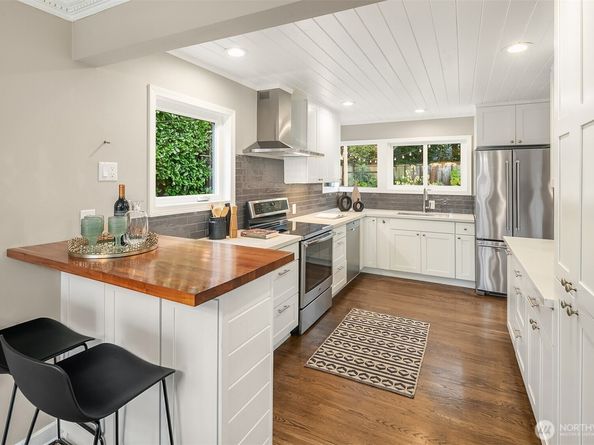 5717 37th Avenue NE, Seattle WA 98105