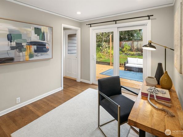 5717 37th Avenue NE, Seattle WA 98105