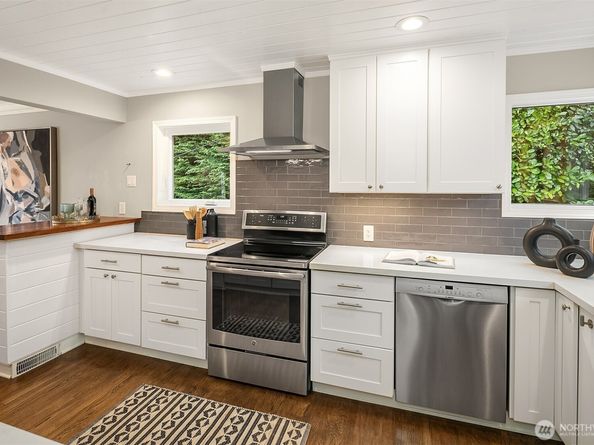 5717 37th Avenue NE, Seattle WA 98105