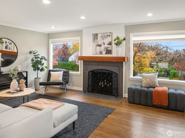 5717 37th Avenue NE, Seattle WA 98105