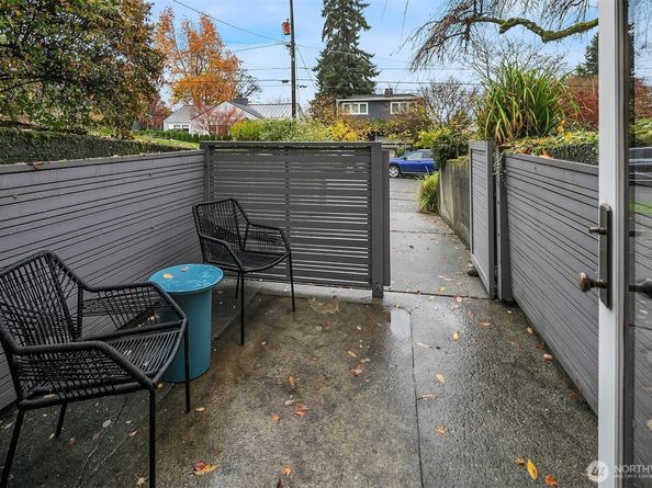 5717 37th Avenue NE, Seattle WA 98105