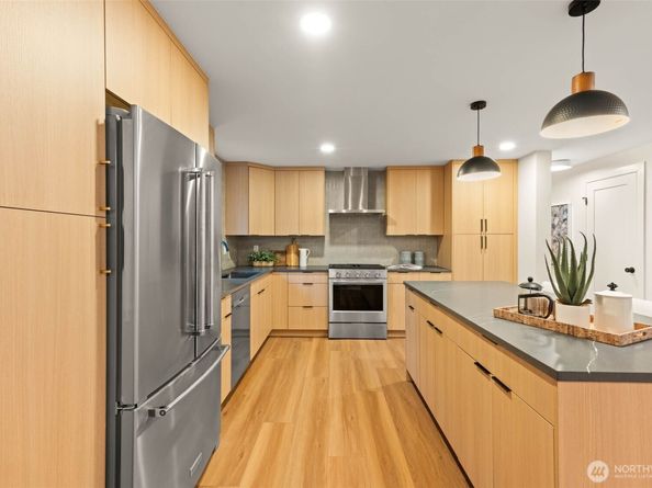 9101 30th Avenue NE, Seattle WA 98115