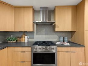 9101 30th Avenue NE, Seattle WA 98115