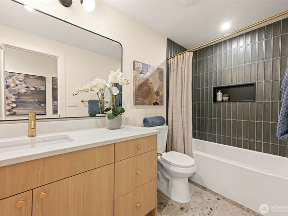 9101 30th Avenue NE, Seattle WA 98115