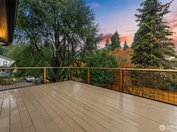 9101 30th Avenue NE, Seattle WA 98115