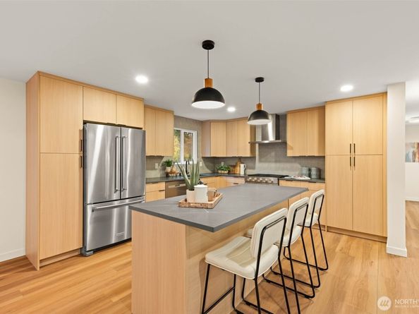 9101 30th Avenue NE, Seattle WA 98115