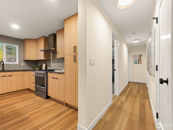 9101 30th Avenue NE, Seattle WA 98115