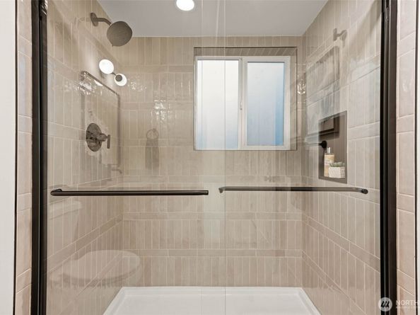 9101 30th Avenue NE, Seattle WA 98115