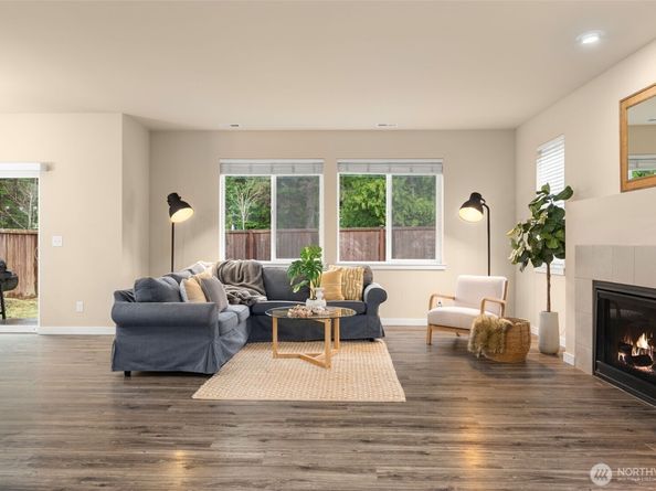 10323 White Deer Place NW, Silverdale WA 98383