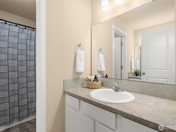 10323 White Deer Place NW, Silverdale WA 98383