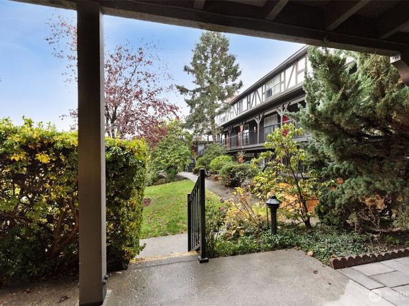 3425 S 176th Street 110, SeaTac WA 98188