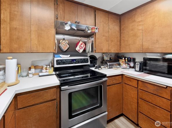 10717 Glen Acres Drive S 735, Burien WA 98168