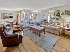 10717 Glen Acres Drive S 735, Burien WA 98168