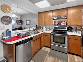 10717 Glen Acres Drive S 735, Burien WA 98168