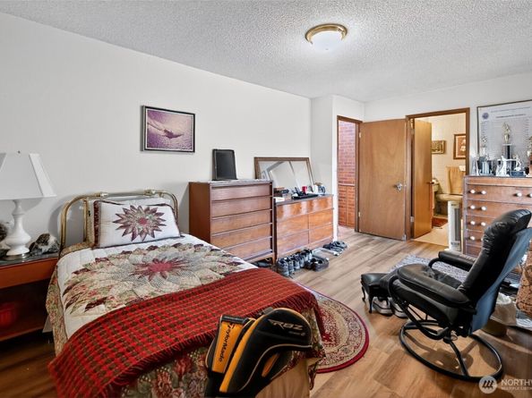 10717 Glen Acres Drive S 735, Burien WA 98168