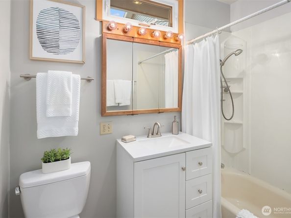 108 N 60th Street, Seattle WA 98103