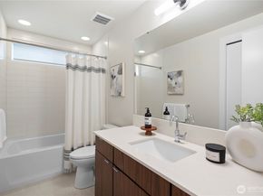 2212 Franklin Avenue E B, Seattle WA 98102