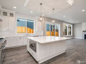 17254 NE 113th Court, Redmond WA 98052