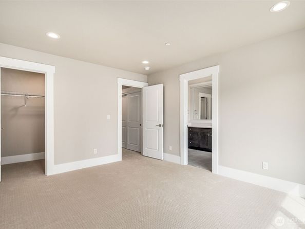 17254 NE 113th Court, Redmond WA 98052