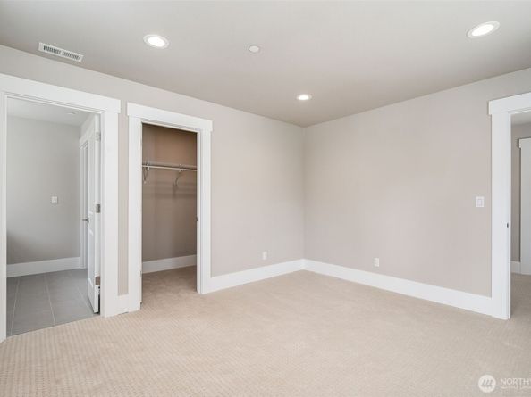 17254 NE 113th Court, Redmond WA 98052