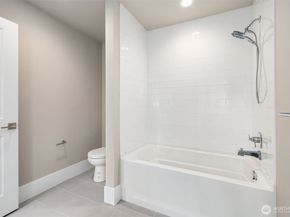 17254 NE 113th Court, Redmond WA 98052