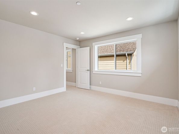 17254 NE 113th Court, Redmond WA 98052