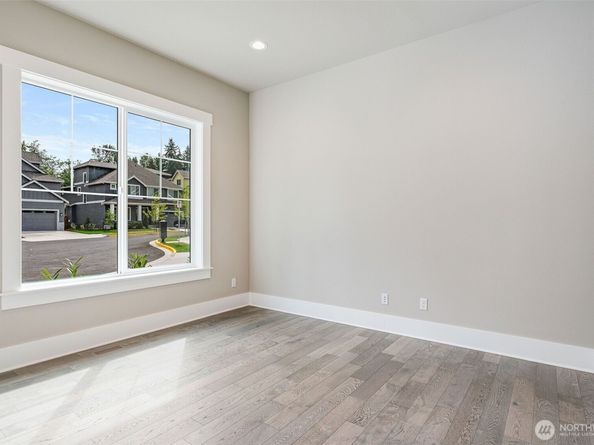 17254 NE 113th Court, Redmond WA 98052