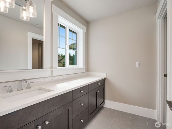 17254 NE 113th Court, Redmond WA 98052