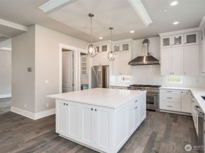 17254 NE 113th Court, Redmond WA 98052