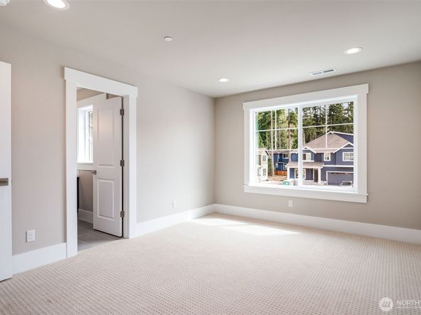 17254 NE 113th Court, Redmond WA 98052