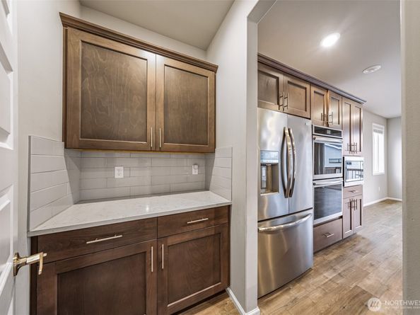 1002 121st Avenue SE, Lake Stevens WA 98258