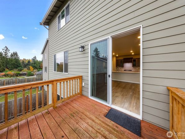 1002 121st Avenue SE, Lake Stevens WA 98258