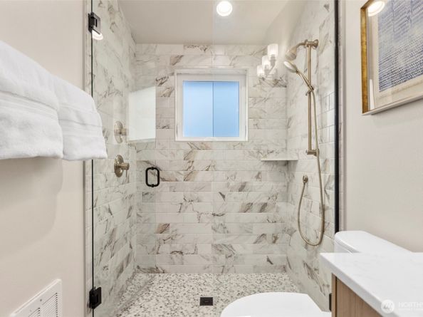 3404 33rd Avenue W, Seattle WA 98199