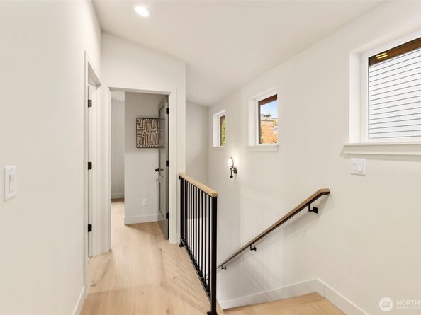 3404 33rd Avenue W, Seattle WA 98199